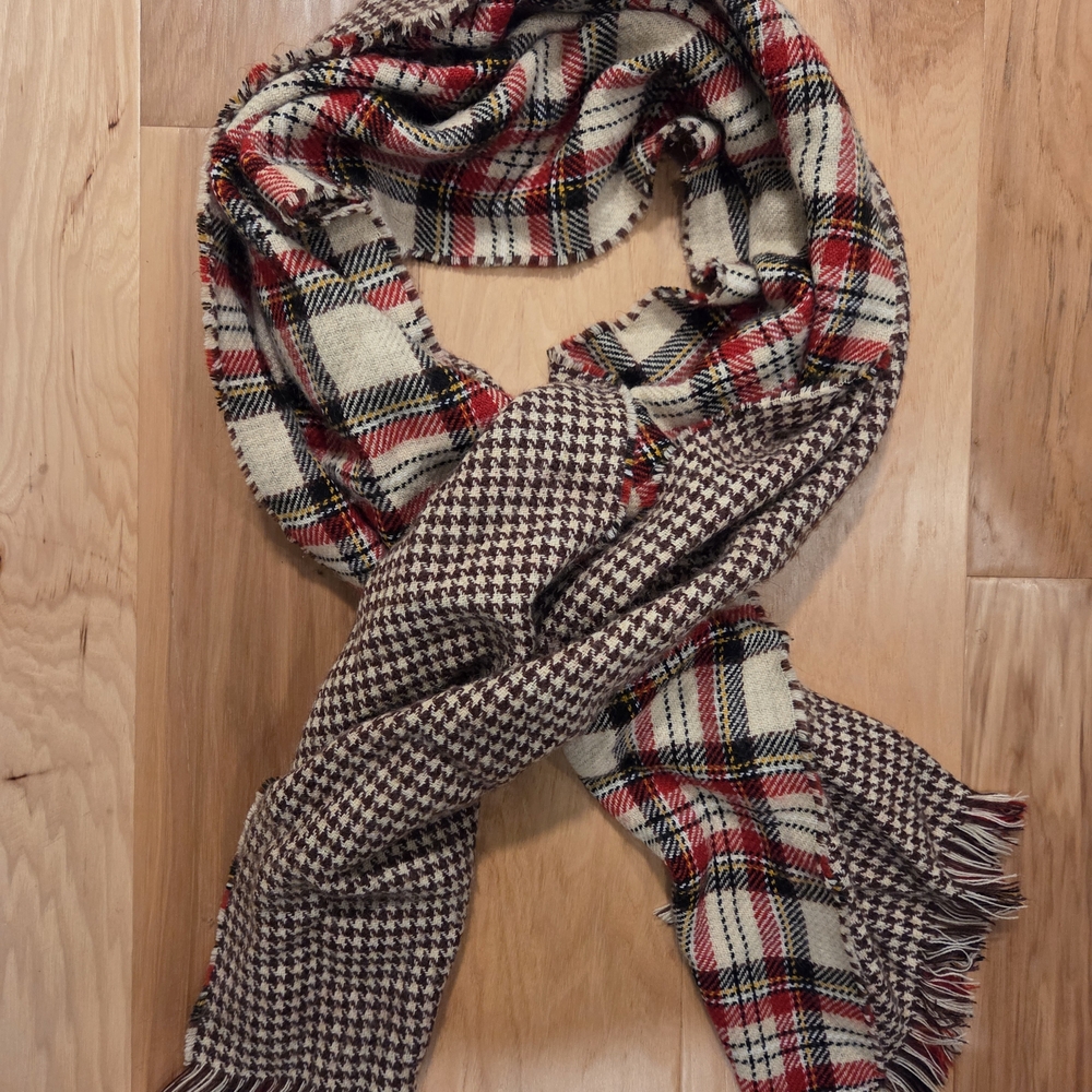 Mud Pie Fall Colors Reversible Houndstooth and Plaid Scarf in Red and Brown